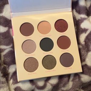 Breakfast in bed eyeshadow palette